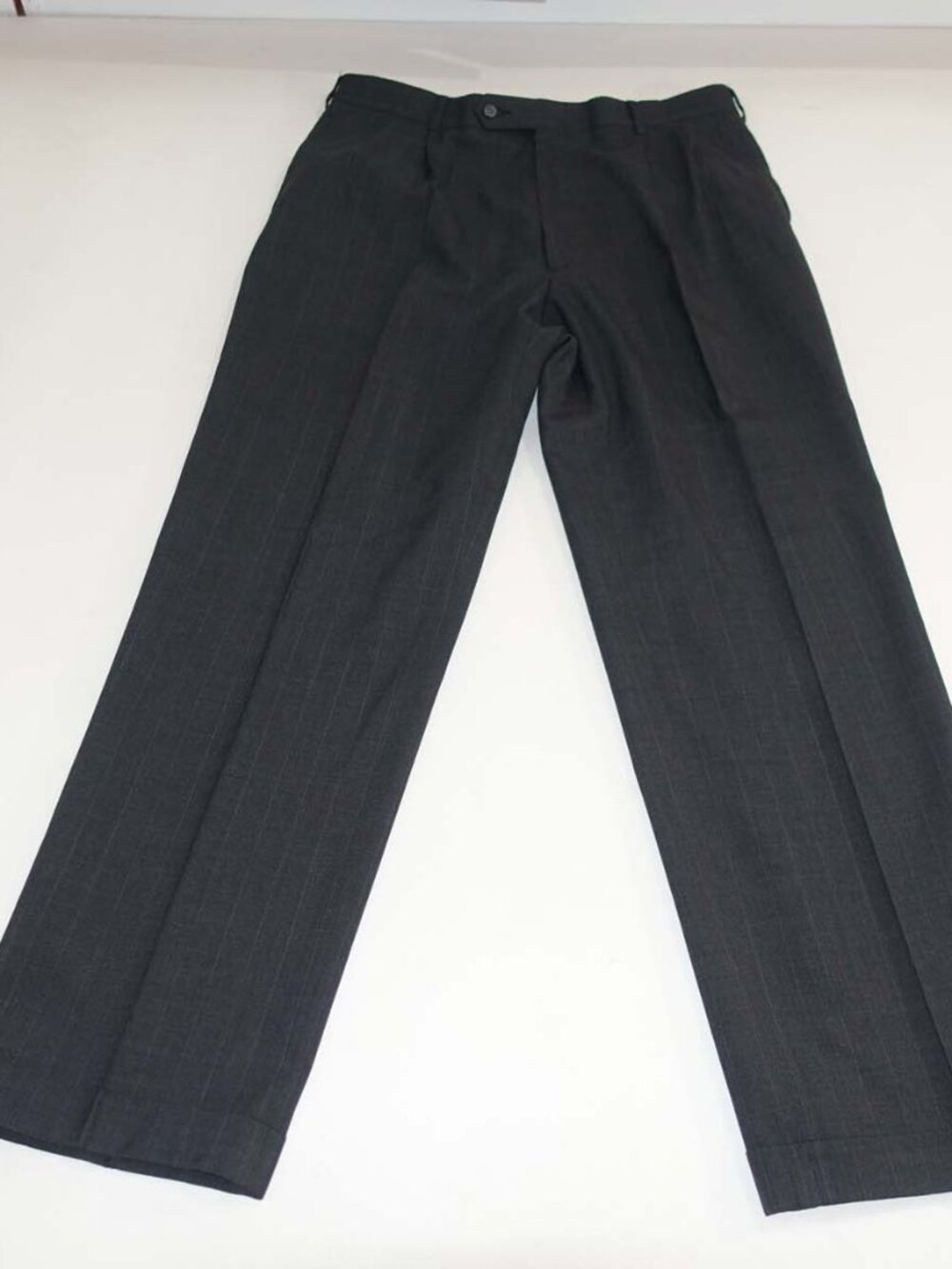 Jos. A. Bank Men's Pinstripe Double Breasted Suit Size 42 Long 34 x 32 100% Wool - Picture 2 of 14